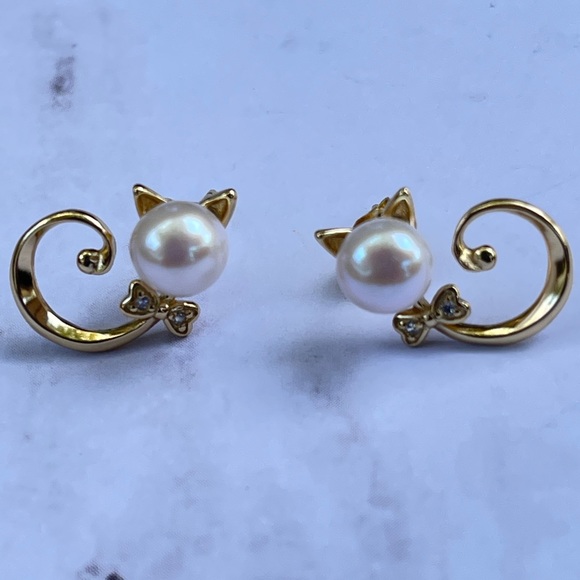 NEW 925S Real 6mm Cultured Freshwater Pearl Cat Shape Stud Earrings - Gold Tone - Picture 6 of 10